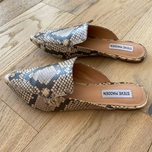 Steve Madden Natural Snake Loafer Slides (Size 7)